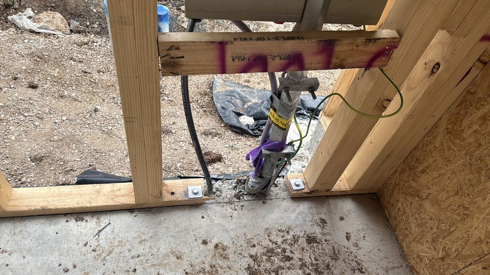 Bottom plate cut through in a bracing wall without an approved fixing solution, found during a frame inspection in Mambourin