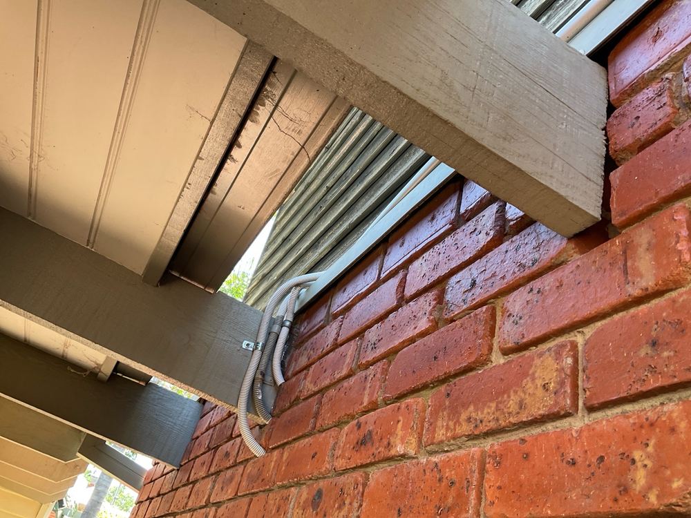 Roof rafter at the rear left without a structural connection, found during a pre-purchase inspection in Newport